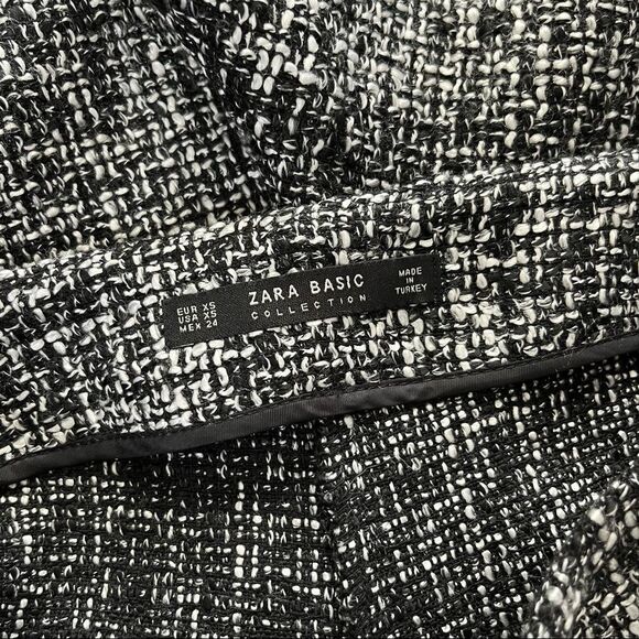 Zara Basic Tweed Shorts - Picture 6 of 6